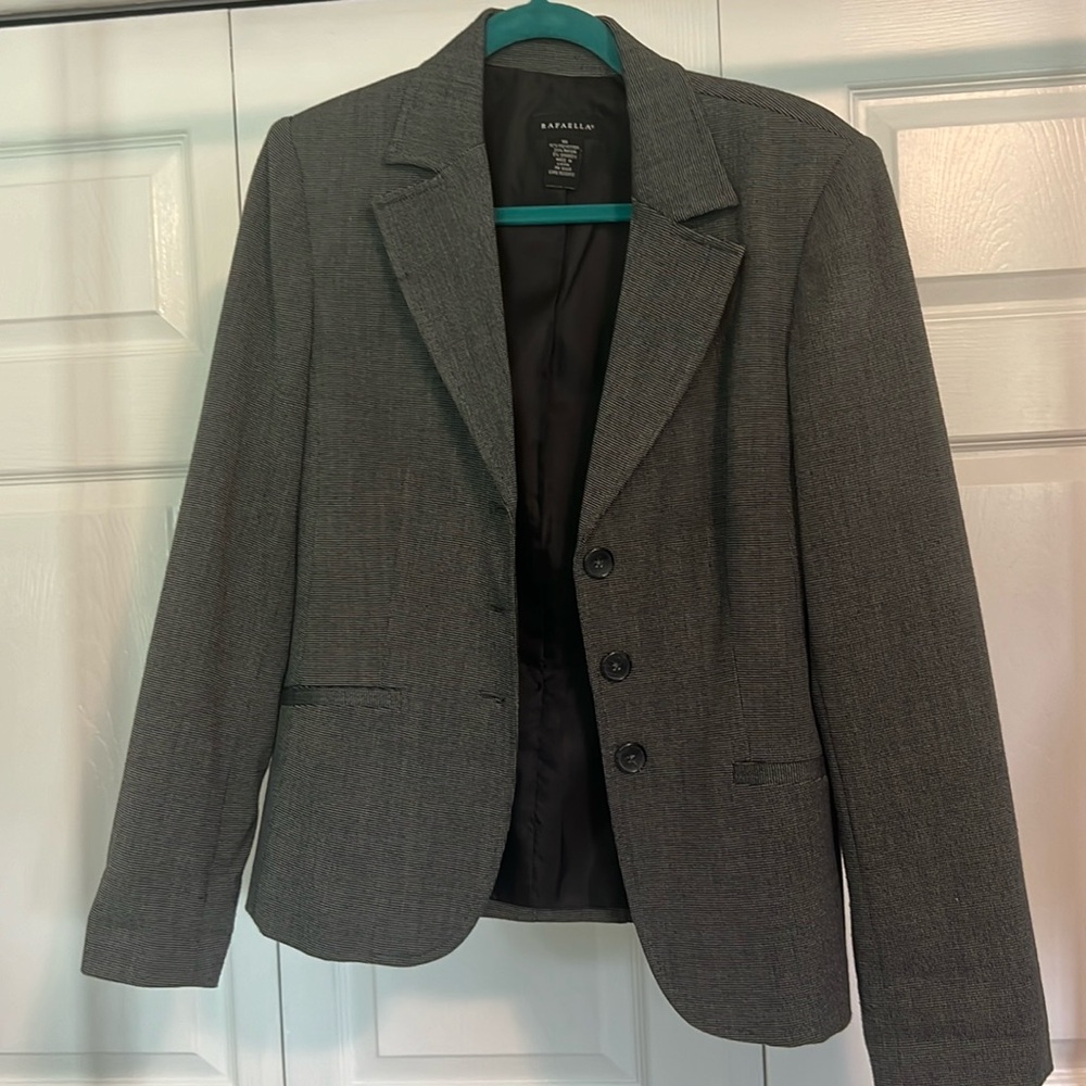 Raffaella three button closure blazer